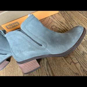 Korks tea ankle booties GREY Size 6.5